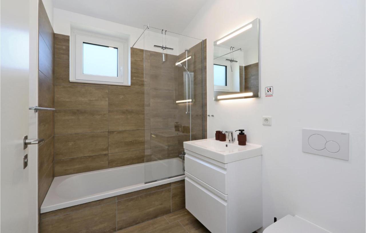 Beautiful Home In Lembruch-Duemmer See With Wifi מראה חיצוני תמונה